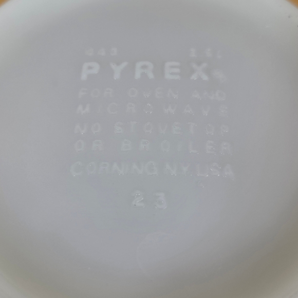 Vintage 1970's Pyrex "Butterfly Gold" Mixing Bowl Yellow Cinderella 443 ~ 2.5 Qu - Picture 12 of 12